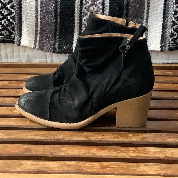 Qupid Black Block Heel Ankle Boots size 6 - Picture 1 of 4
